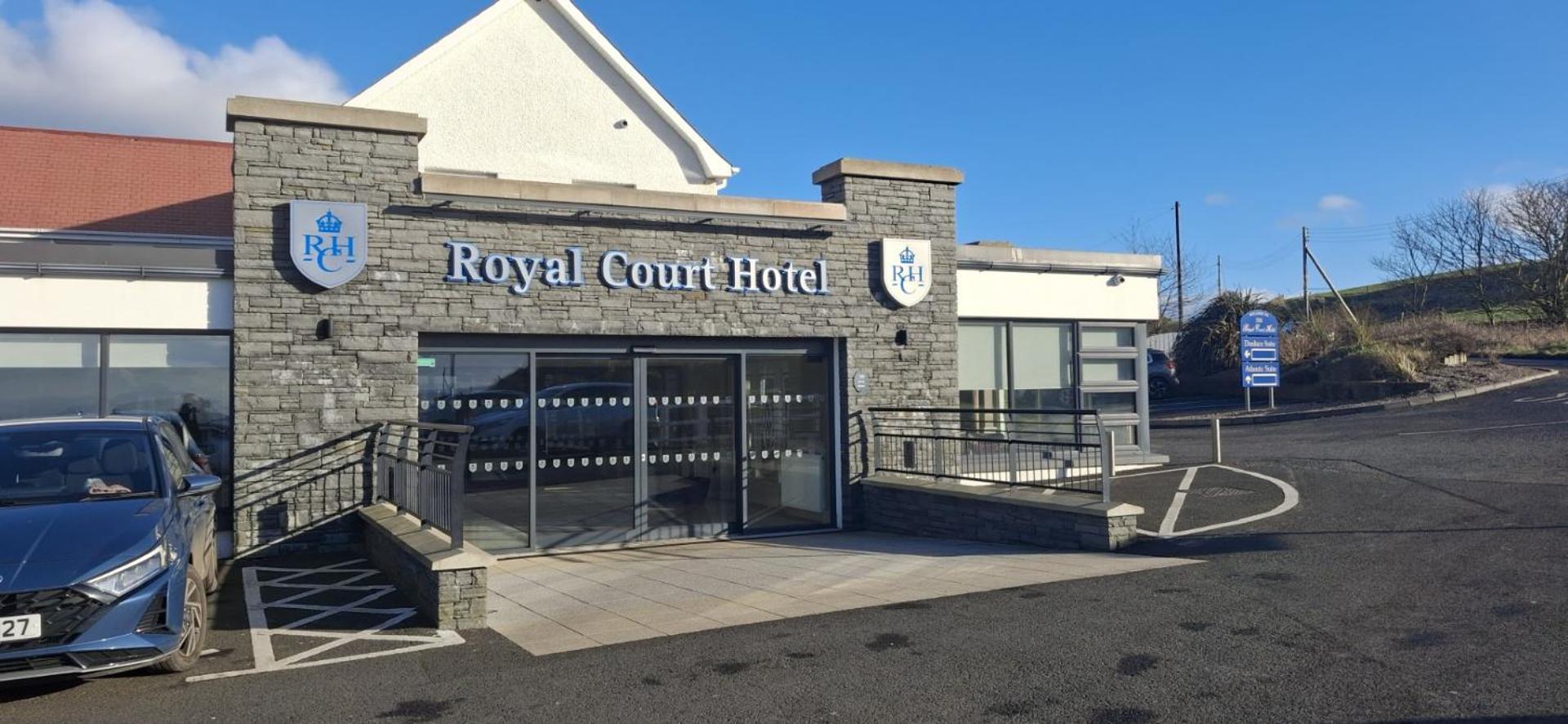 Royal Court Hotel بورتراش المظهر الخارجي الصورة